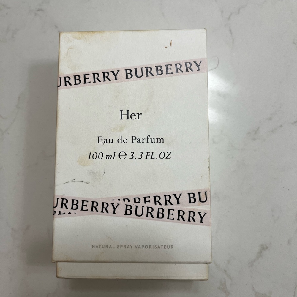 Burberry Her perfume